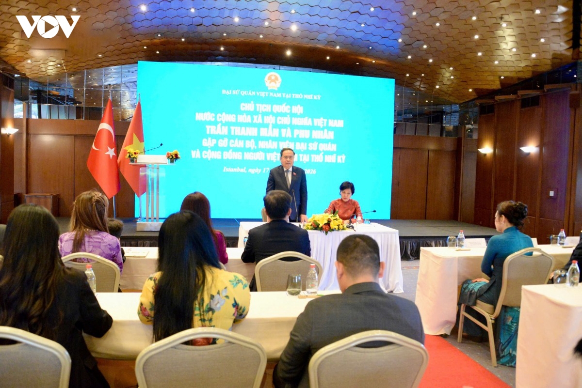 National Assembly Chairman meets Vietnamese community in Türkiye